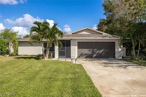 4553 Lakewood Blvd, Naples, FL 34112