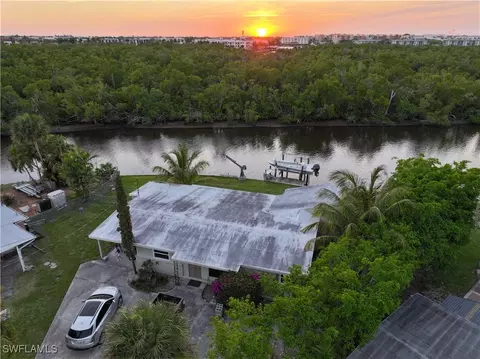 1842 Harbor Pl, Naples, FL 34104