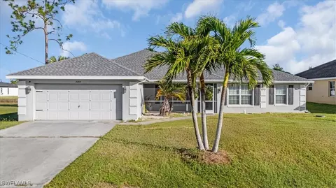 2203 NE 34th St, Cape Coral, FL 33909