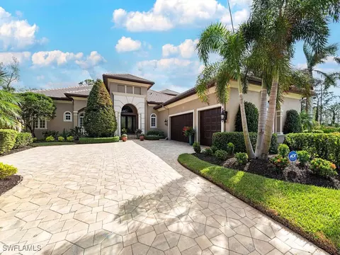 18971 Knoll Landing Dr, Fort Myers, FL 33908
