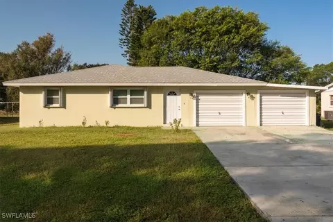 121 Connecticut Rd, Lehigh Acres, FL 33936