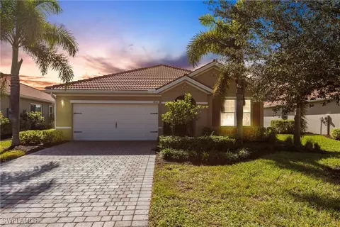 3345 Apple Blossom Dr, Alva, FL 33920