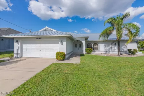 1949 SE 31st St, Cape Coral, FL 33904