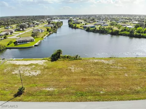 2302 NE 21st Ter, Cape Coral, FL 33909