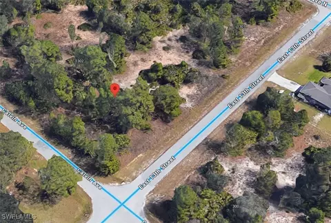 301 E 13th St, Lehigh Acres, FL 33972