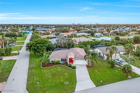 202 SW 36th Ter, Cape Coral, FL 33914