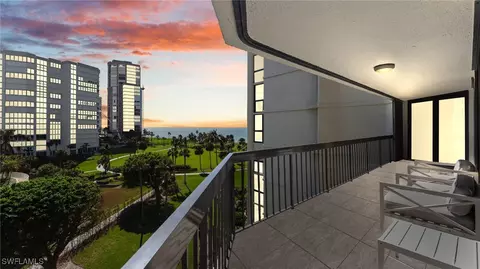 4551 Gulf Shore Blvd N #606, Naples, FL 34103