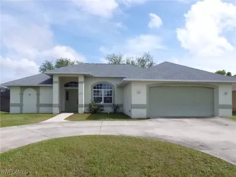 4703 Agualinda Blvd, Cape Coral, FL 33914