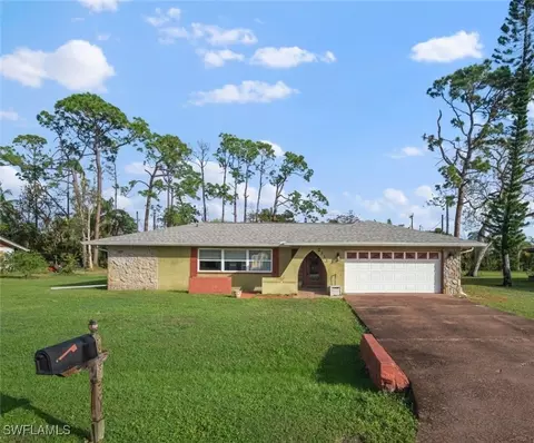2333 Dover Ave, Fort Myers, FL 33907