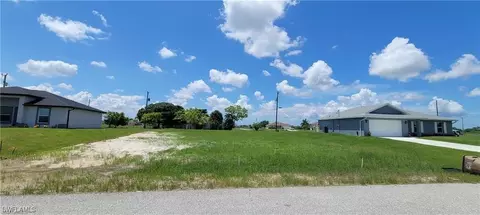 602 NE 16th Ter, Cape Coral, FL 33909