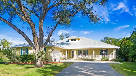 4673 Long Lake Dr, Fort Myers, FL 33905