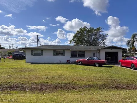 146 Gibson St, Fort Myers, FL 33905