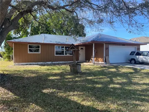 3930 SW Santa Barbara Pl, Cape Coral, FL 33914