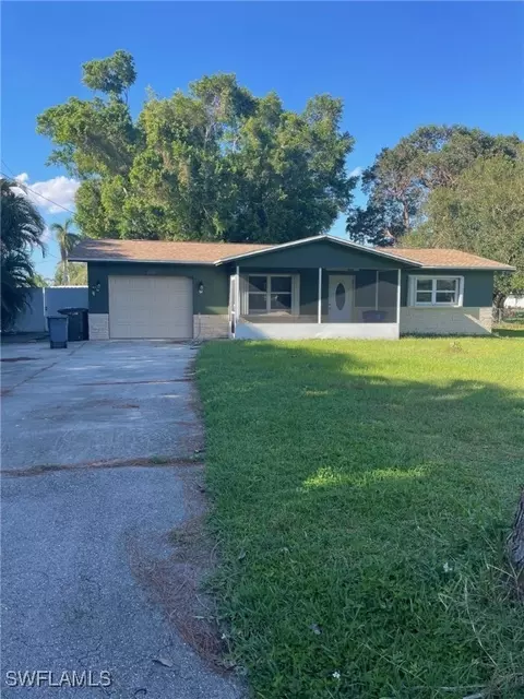 142 Brooks Rd, North Fort Myers, FL 33917