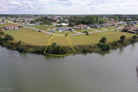 1719 NE 36th Ln, Cape Coral, FL 33909