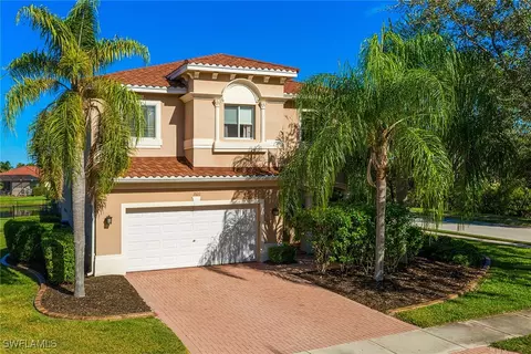 3522 Malagrotta Cir, Cape Coral, FL 33909