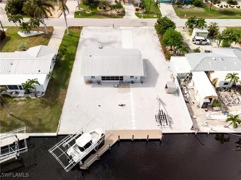 2744 Sanderling Ct, Saint James City, FL 33956
