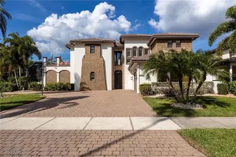 1295 Wales Dr, Fort Myers, FL 33901