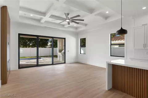 548 109th Ave N, Naples, FL 34108 photo 8