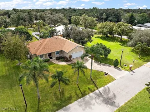 495 Holly Ave, Labelle, FL 33935