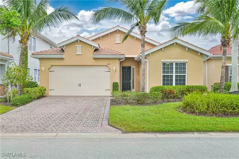 3865 King Williams St, Fort Myers, FL 33916