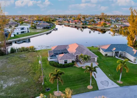 2902 SW 10th Pl, Cape Coral, FL 33914