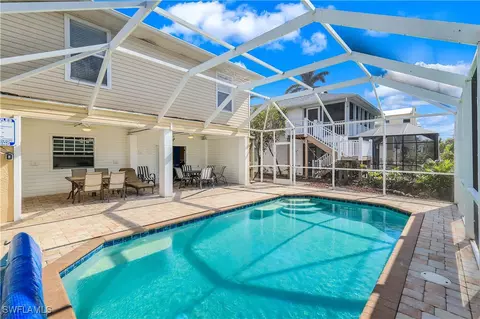295 Mango St, Fort Myers Beach, FL 33931
