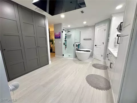 Bath - 233 Pinehurst Cir, Naples, FL 34113 photo 3 of 5