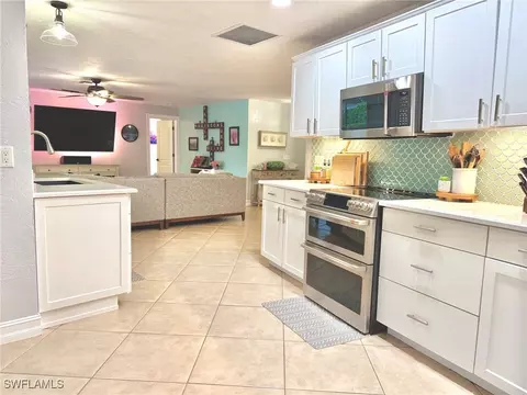 Kitchen - 233 Pinehurst Cir, Naples, FL 34113 photo 5 of 6