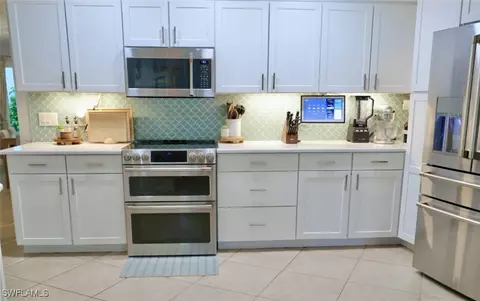 Kitchen - 233 Pinehurst Cir, Naples, FL 34113 photo 2 of 6
