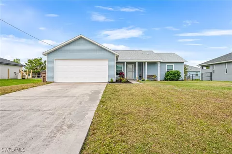2420 NE 6th Pl, Cape Coral, FL 33909
