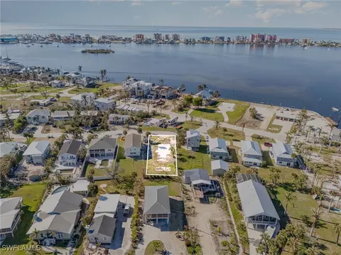919 North St, Fort Myers Beach, FL 33931