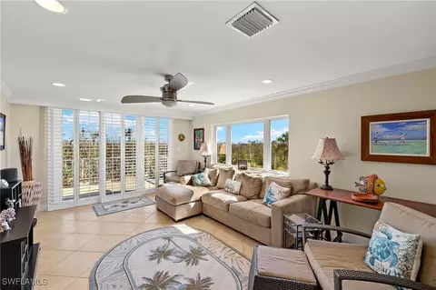 200 Periwinkle Way #317, Sanibel, FL 33957
