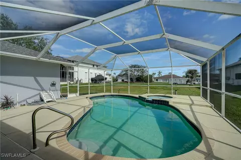 17577 Blackfriar Dr, Fort Myers, FL 33908
