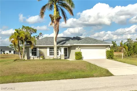 2211 NE 34th Ln, Cape Coral, FL 33909