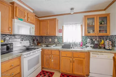602 Bowden Rd, Clewiston, FL 33440 photo 7