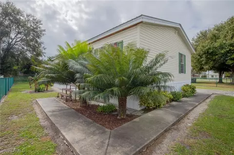 602 Bowden Rd, Clewiston, FL 33440 photo 4
