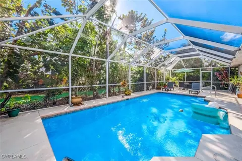 310 SE 27th Ter, Cape Coral, FL 33904