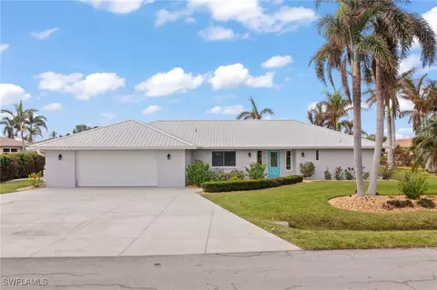 2721 Gull Ct, Saint James City, FL 33956