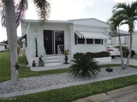 2759 Deerfield Dr, North Fort Myers, FL 33917