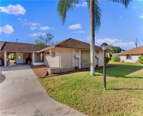 203 Oaklawn Ct, Lehigh Acres, FL 33936