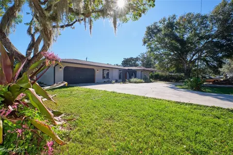 2502 Barcelona Ave, Fort Myers, FL 33905