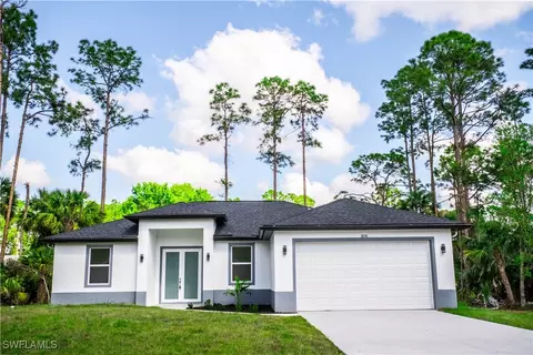3848 Hollycrest St, Fort Myers, FL 33905