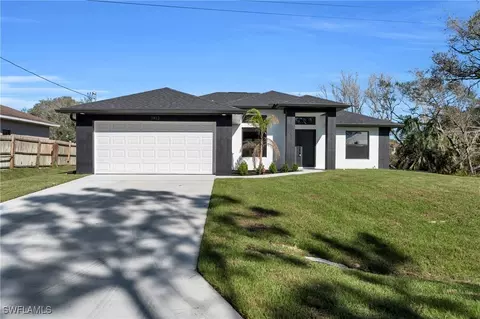 3812 38th St SW, Lehigh Acres, FL 33976