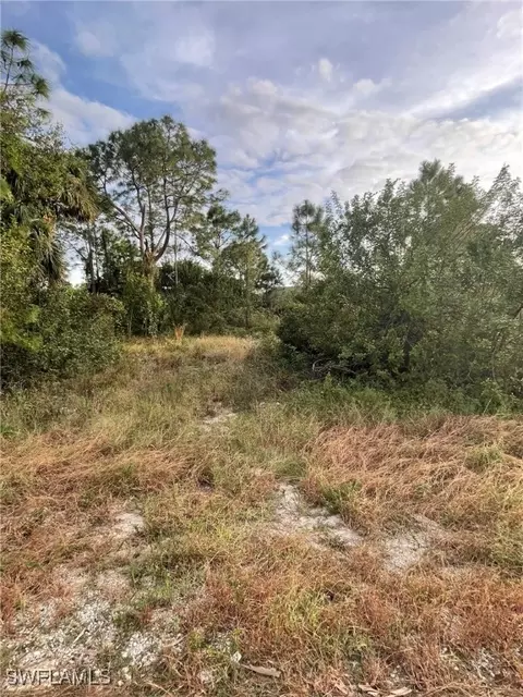 3717 33rd St SW, Lehigh Acres, FL 33976