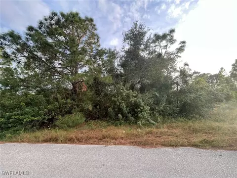 3715 33rd St SW, Lehigh Acres, FL 33976