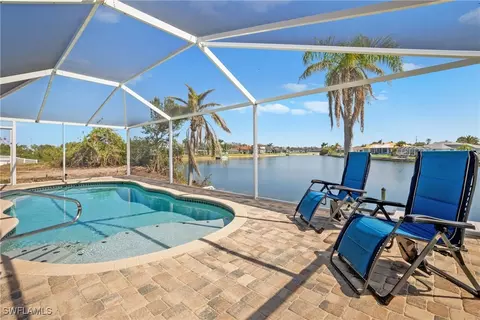 429 NE 17th Pl, Cape Coral, FL 33909