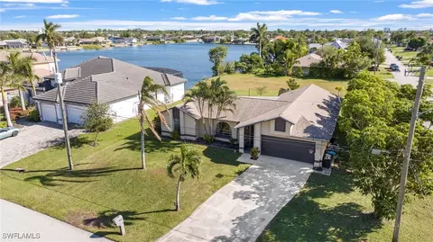 301 NE 19th Pl, Cape Coral, FL 33909