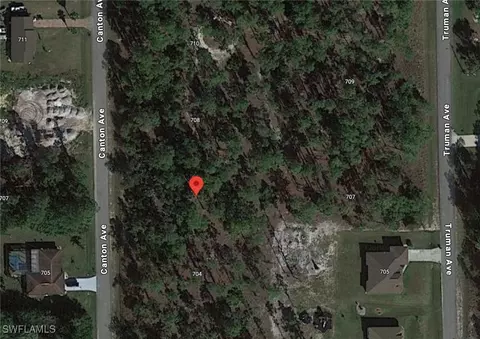 706 Canton Ave, Lehigh Acres, FL 33972