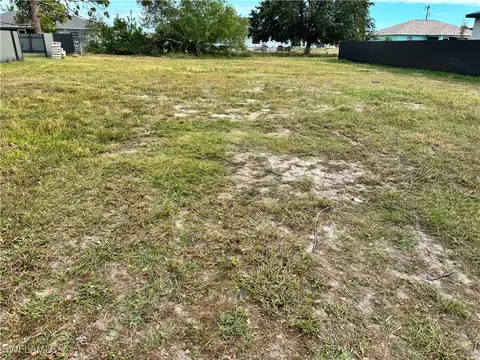 225 Chiquita Blvd N, Cape Coral, FL 33993
